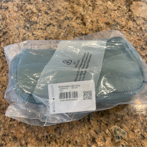 NWT Everywhere Belt Bag 1L Tide Water Teal - Lululemon , brand new, regular size - Picture 12 of 16